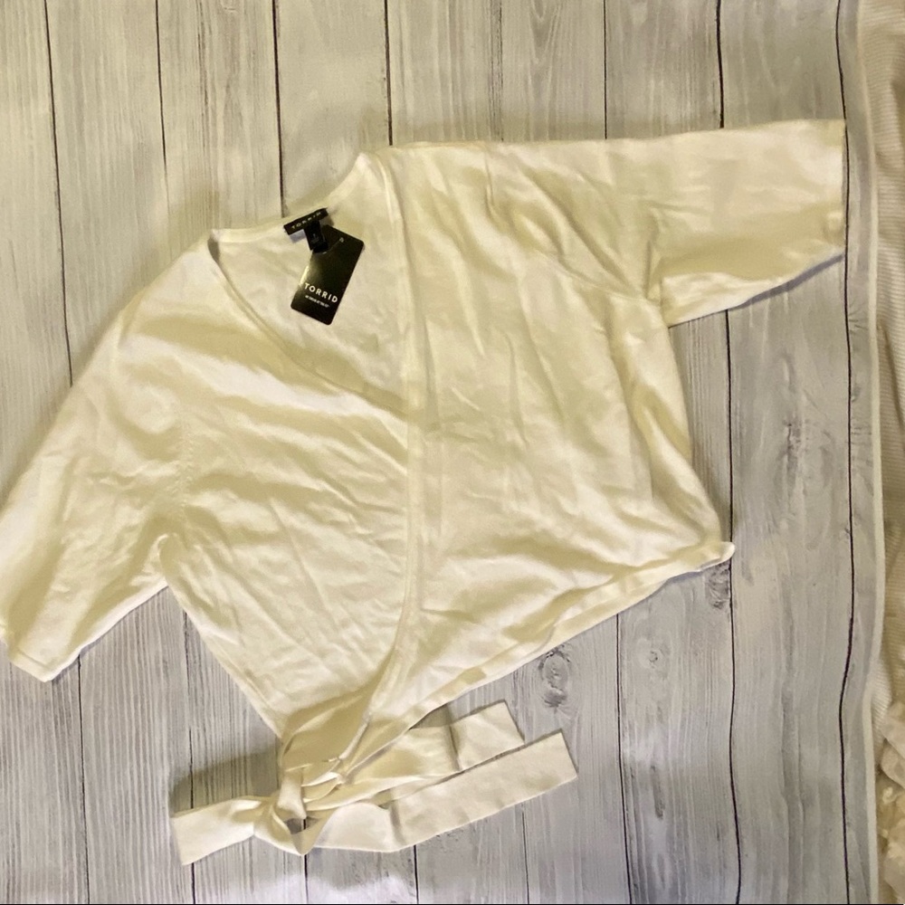 NWT Torrid Ivory Elbow Sleeve Wrap Sweater Size 1 (14/16)